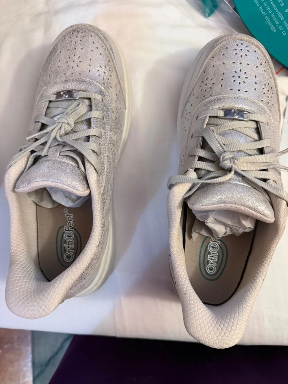 MISMATCHED / SPLIT-SIZE PAIR, Left Shoe-Size 9.5 Wide Right Shoe- 9W BRAND NEW